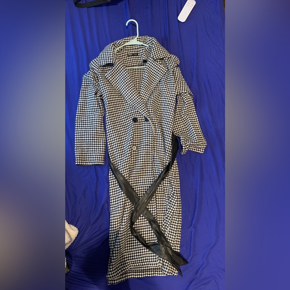 Women’s gingham jacket w faux leather belt. size S. brand new